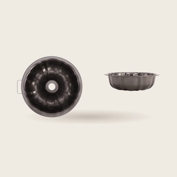 Fluted Round Cake Pan, 9.5"